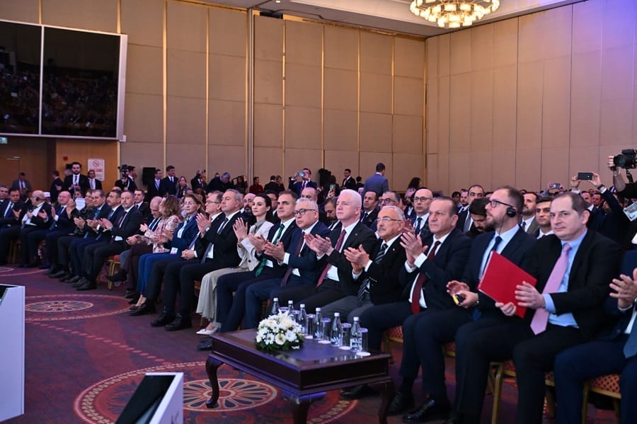 EMITT, 29’UNCU KEZ KAPILARINI AÇTI